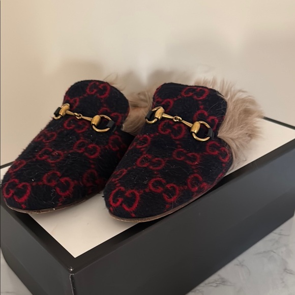 Gucci Black and Red Fur-Lined Loafers - Picture 1 of 6